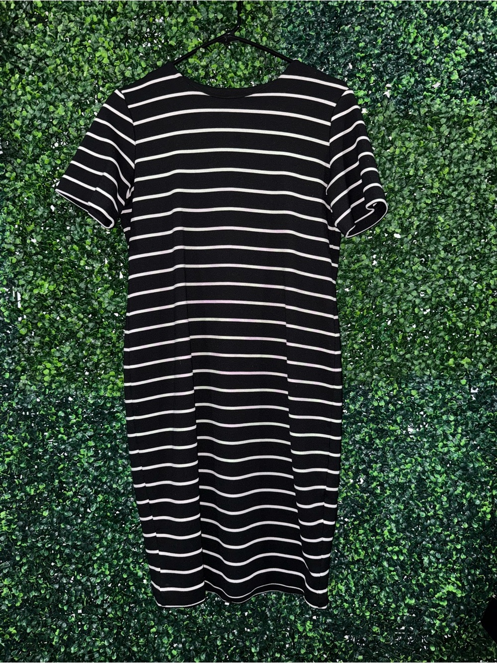 H&M Black & White Striped Short Sleeve Shift Midi Dress